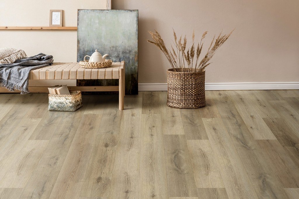 Piso SPC Mod. Futura 4mm de espesor, en paquete que incluye Piso, Bajo Piso, Zoclo Perimetral 6cms plano, Moldura de remate para puerta, Colocación incluida a partir de 25m2, entrega en CDMX,
(cotizar envío fuera de CDMX), Presentación por caja con 10 piezas, Contenido caja 2.782m2, color a escoger de linea.